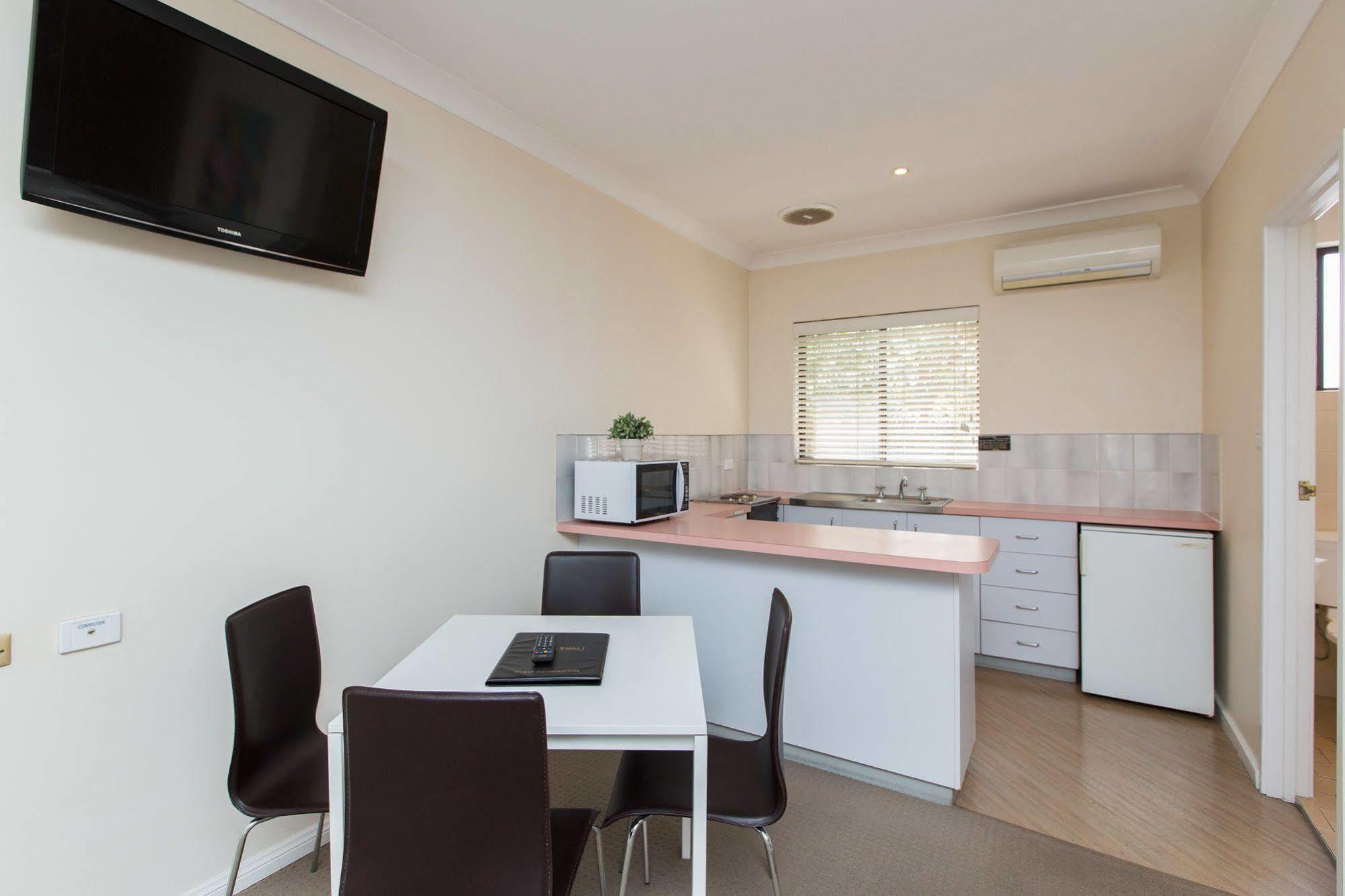 Lincoln Cottage Motor Inn Wagga Wagga Ngoại thất bức ảnh